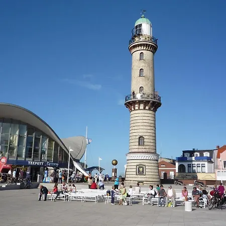 Berringer, Captainsroom, Direkt An Der Promenade Rostock
